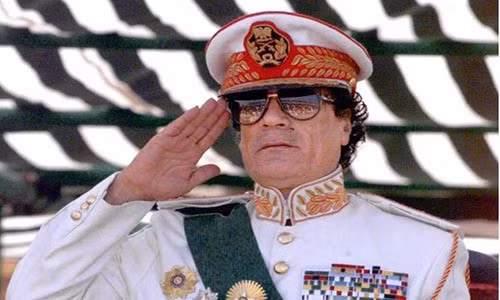 Nhà độc tài Muammar Gaddafi cầm quyền tại Libya trong suốt 42 năm (từ năm 1969 - 2011). Ông bị lật đổ vào tháng 8/2011. Đến tháng 10/2011, nhà lãnh đạo Muammar Gaddafi bị bắn chết ngay tại thành phố Sirte trong lúc lẩn trốn.