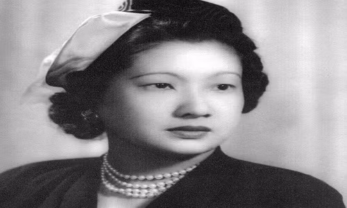 Bà Nam Phương hiện đại và sang trọng trong hình tượng người phụ nữ hiện đại.