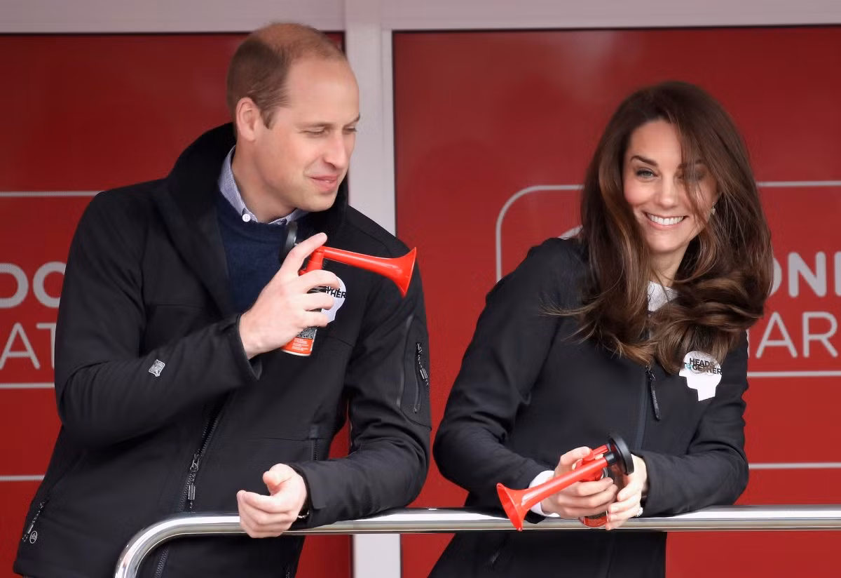 Hoàng tử William và vợ - công nương xứ Cambridge tham gia cổ vũ cuộc đua Marathon London diễn ra vào tháng 4/2017.