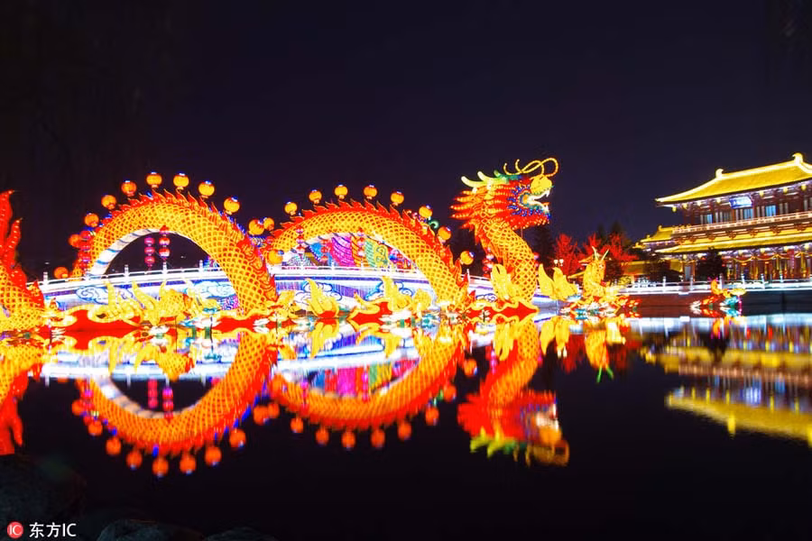 Khoảng 12%, tương đương 356 triệu chuyến đi bằng tàu hỏa. Các chuyến đi tàu biển và máy bay lần lượt chiếm 1,4% và 2%.