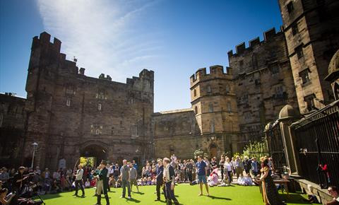 Đây chỉ là một trong số nhiều trường hợp bị kết án có liên quan đến ma quỷ, phù thủy... thời xưa ở lâu đài Lancaster.