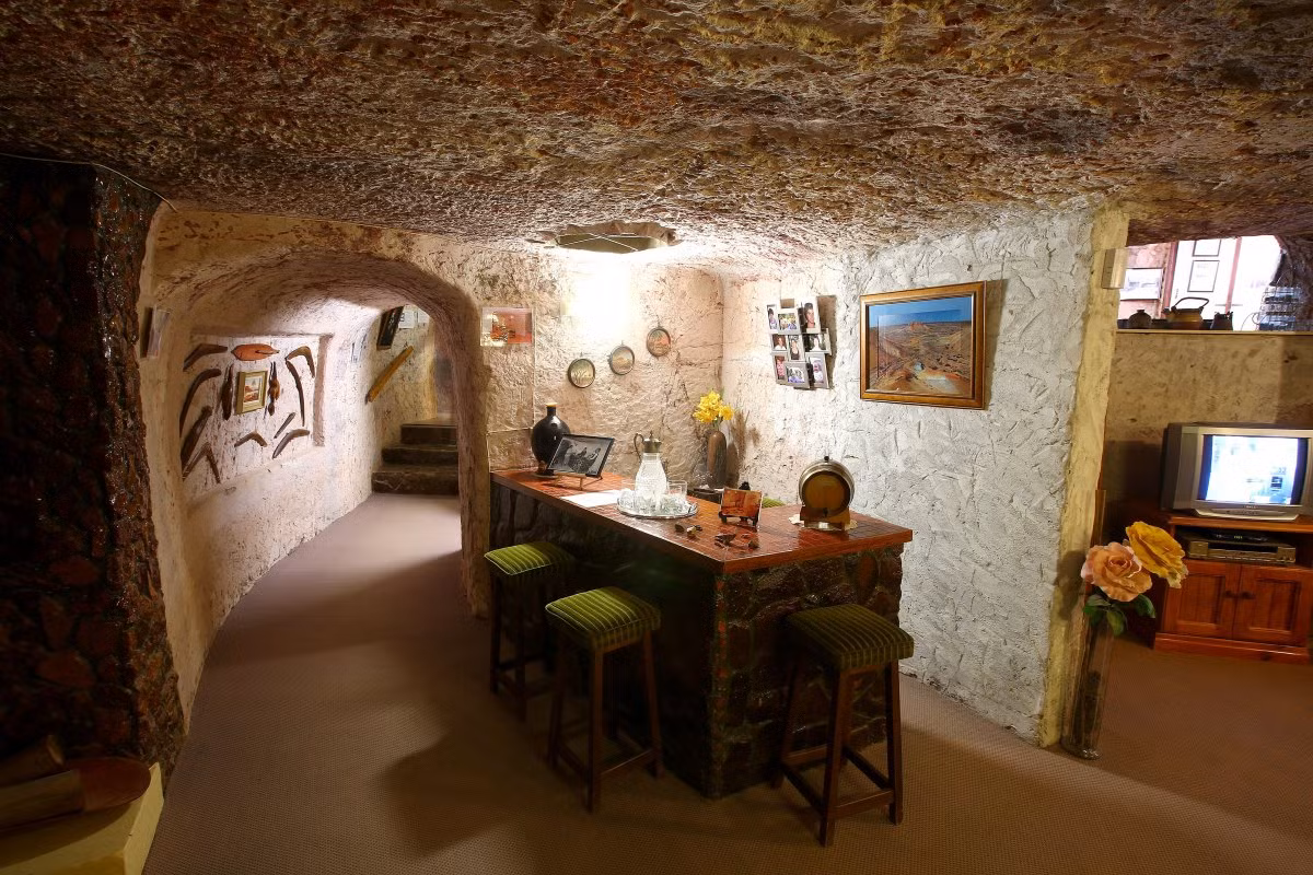 Mỗi ngôi nhà trong lòng đất tại thị trấn ngầm ở Austraia này được thiết kế hệ thống thông gió thông qua một trục thẳng đứng hẹp.