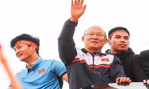 Bầu Đức có công mời HLV Park Hang-seo về dẫn dắt lứa cầu thủ trẻ Việt Nam vừa gây địa chấn ở làng bóng châu Á. Ảnh: CCT