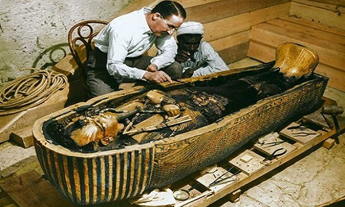 Một trong những sự kiện lịch sử quan trọng xảy ra năm 1922 là việc lần đầu tiên phát hiện lăng mộ của vị pharaoh nổi tiếng nhất Ai Cập Tutankhamun ở Thung lũng của các vị vua. Đây được coi là một trong những phát hiện khảo cổ học quan trọng nhất thế giới.