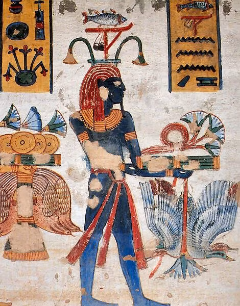 Theo quan niệm của người Ai Cập thời cổ đại, Hapi còn là vị thần cai quản phương Bắc và là thần ở sông Nile. Thần Hapi có khả năng chạy nhanh và là vị thần của những người đi biển.