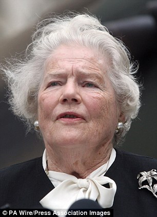 Vợ chồng và Mary có 5 người con: Nicholas, Emma, Jeremy, Charlotte và Rupert.