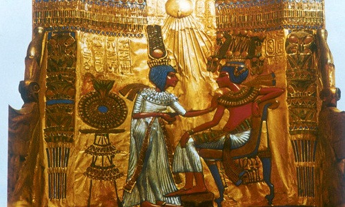 Về sau, Nữ hoàng Ankhesenamun đã kết hôn với pharaoh Ay - người trị vì Ai Cập từ năm 1327 TCN - 1323 TCN.