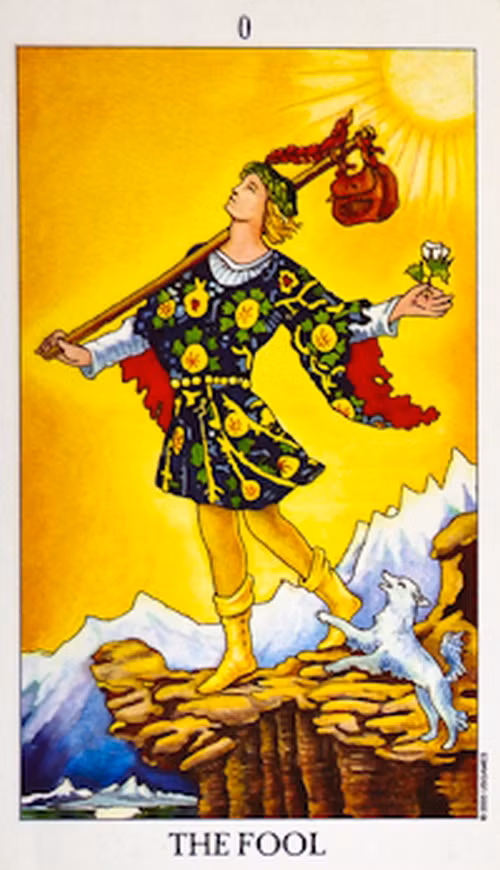 Trong bộ bài tarot được sử dụng trong chiêm tinh học, thì quân Joker được so sánh với The Fool - quân bài không được đánh số, có thể là tất cả và cũng có thể chẳng là gì. Nghĩa xuôi là sự khởi đầu của sự sống, ngây thơ, tự phát, còn nghĩa ngược lại là sự ngây ngơ đến khờ dại, liều lĩnh. Quân The Fool được so sánh với lá bài Joker - một chàng trai ngẩng cao đầu, bước chân đang dần rời khỏi vách đá trong khi đang đối mặt với Đấng Siêu nhiên.