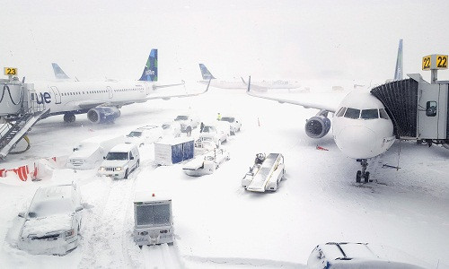 Đợt bão tuyết lạnh giá kỷ lục đang càn quét nước Mỹ gây ra ảnh hưởng nghiêm trọng. Ảnh: Getty.