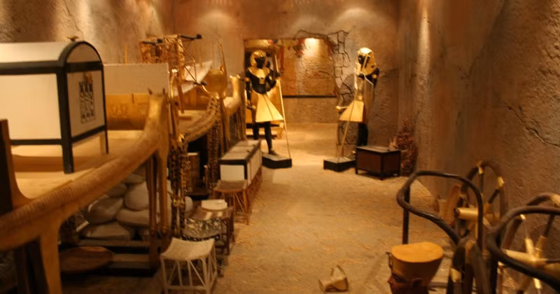 "Của quý" của pharaoh Tutankhamun được cố định ở vị trí thẳng đứng được tin là khơi dậy sức mạnh tái tạo của thần Osiris.