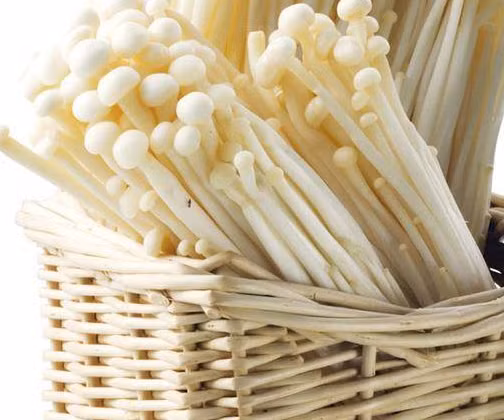 Như vậy chỉ với một mẹo nhỏ rất hữu ích trên bạn đã có một số lượng nấm đã được rửa sạch sẽ và đặc biệt vẫn đảm bảo những hương vị tự nhiên và chất dinh dưỡng của nó.