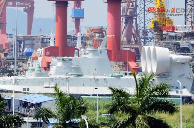 Nếu đó là chiếc mới đóng thì Trung Quốc đã sắp hoàn thiện đội hình 4 tàu đổ bộ lớp Zubr.