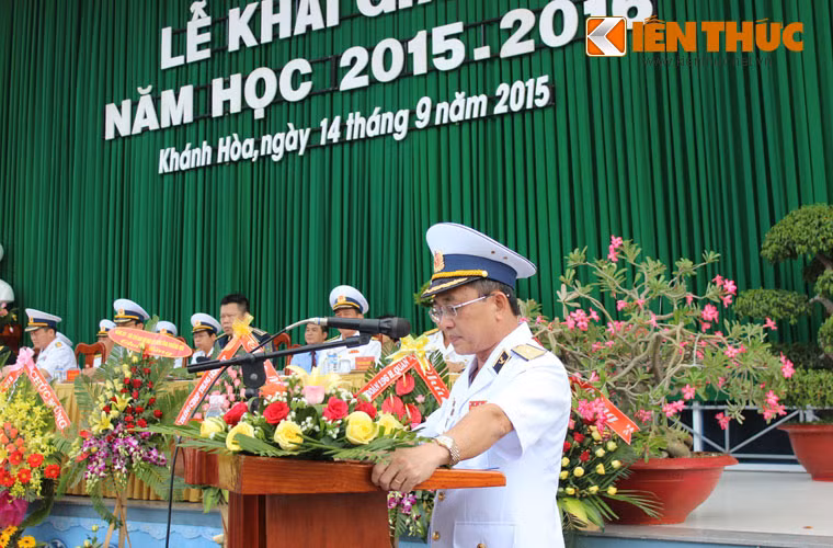 Ngay sau Lễ chào cờ là bài phát biểu của Chuẩn Đô đốc Ngô Quang Tiến, Giám đốc Học viện Hải quân.