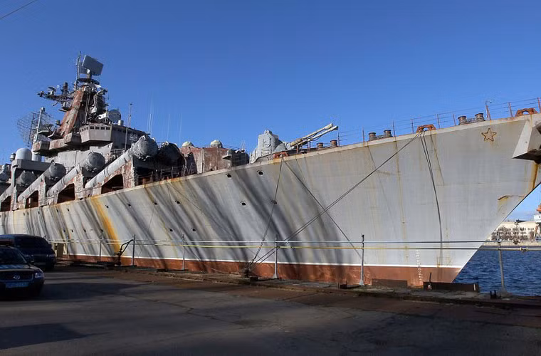 Mới đây, tư lệnh Hải quân Ukraine tuyên bố rằng, nước này muốn bán tuần dương hạm Ukrayina được đóng dưới thời Liên Xô cho bất kỳ quốc gia nào trên thế giới. Khoản tiền thu được từ thương vụ này sẽ được dùng để nâng cấp lực lượng hải quân tàn tạ của Ukraine.