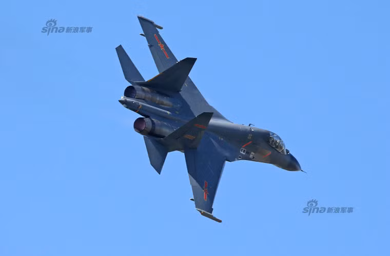 Các nguồn tin cho rằng, tính đến năm 2012, khoảng 120 chiếc J-11B và J-11BS đã được đưa vào phục vụ.