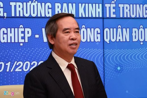 Xuất phát điểm là một chuyên viên Vụ Kinh tế đối ngoại của Ngân hàng Nhà nước, ông Bình dần giữ nhiều vị trí khác nhau như: Phó trưởng phòng các Tổ chức quốc tế, Trưởng phòng Ngân hàng Thế giới - Vụ Hợp tác quốc tế, Phó vụ trưởng rồi Vụ trưởng, Trưởng ban quản lý các dự án tín dụng quốc tế, Chánh Văn phòng Ngân hàng Nhà nước Việt Nam. Ảnh: Zing. 