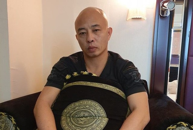 Đến thời điểm hiện tại, Nguyễn Xuân Đường là chồng Nguyễn Thị Dương, nữ Giám đốc Công ty TNHH Đường Dương. Đường đang lĩnh tổng mức án 6 năm tù giam, còn Nguyễn Thị Dương lĩnh 4 năm 6 tháng tù do cùng liên quan nhiều vụ án xảy ra ở Thái Bình. Mới đây, vợ chồng Đường “nhuệ” cùng 4 đàn em đã bị Cơ quan CSĐT Công an tỉnh này đã đề nghị VKSND tỉnh Thái Bình truy tố về tội cưỡng đoạt tài sản theo khoản 3 điều 170 Bộ luật Hình sự và sẽ có thêm những bản án tiếp theo cho những đối tượng phạm tội này.