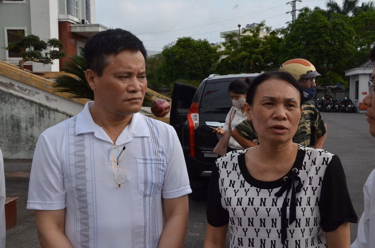 Trước đó, liên quan đến một vụ việc vay nợ, vợ chồng ông Nguyễn Lâm Quyết, Giám đốc Công ty TNHH Lâm Quyết tố cáo việc bị Đường “Nhuệ” đe dọa giết, ép chuyển nhượng công ty;