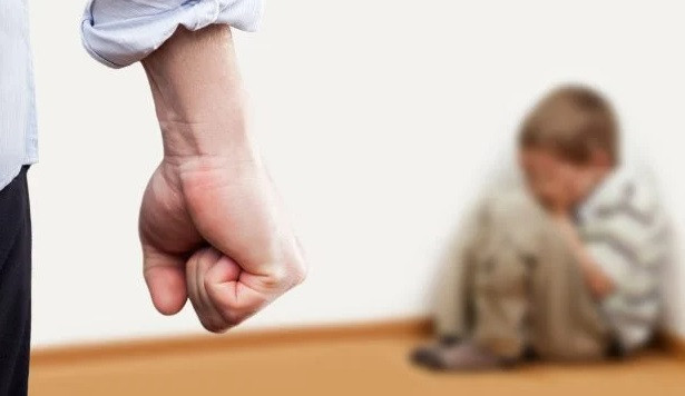 Quang Ninh: Bo dung dao chem tu vong con trai 8 tuoi