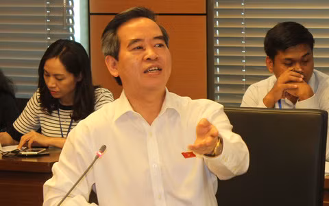 Bốn là, vi phạm nguyên tắc tập trung dân chủ, quy chế làm việc khi không báo cáo cấp có thẩm quyền cho chủ trương đối với những vấn đề lớn, hệ trọng. Không báo cáo đầy đủ và thực hiện không đúng ý kiến chỉ đạo của Thủ tướng Chính phủ trong việc mua bắt buộc 3 ngân hàng với giá không đồng là vi phạm nguyên tắc thẩm quyền. 