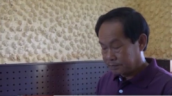  Bảo vệ trường hiếp dâm bé 8 tuổi. Ngày 29/11, Cơ quan CSĐT Công an tỉnh Bến Tre vừa tiến hành khởi tố vụ án, khởi tố bị can, ra lệnh bắt tạm giam đối với Nguyễn Văn Trương (SN 1956, trú tại xã Vang Quới Tây, huyện Bình Đại) để điều tra về hành vi Hiếp dâm người dưới 16 tuổi. Ngày 24/11, bé gái 8 tuổi vào một trường học tại huyện Bình Đại chơi thì thấy ông Trương (bảo vệ của trường) vào nhà vệ sinh nên đi theo.Lúc này, ông Trương nảy sinh ý định và thực hiện hành vi giao cấu với cháu bé. Ngay sau khi cháu bé kể lại chuyện, gia đình cháu đã trình báo cơ quan Công an.