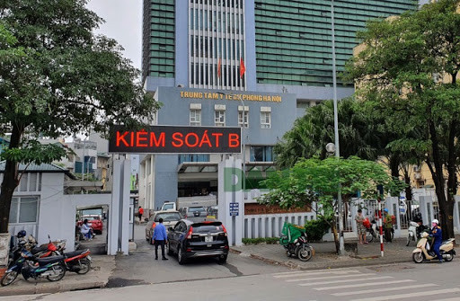 Truy to GD CDC Ha Noi Nguyen Nhat Cam: Co bat thuong cac goi thau khac?