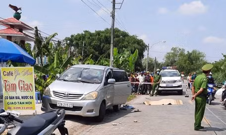Giai cuu vo, chong dam nguoi khac tu vong: Cong an noi gi?-Hinh-2