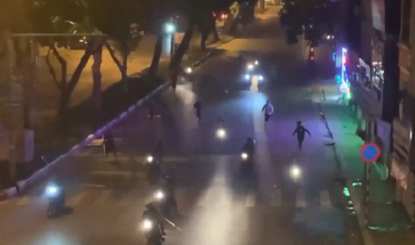 Thanh nien danh nhau nao loan HN: Giai ma gioi tre hanh xu con do