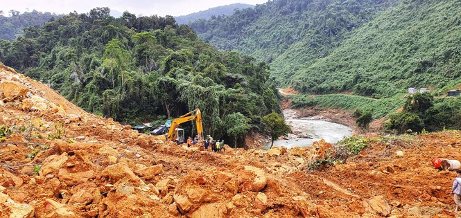 Vu Rao Trang 3: CDT ho tro gia dinh 17 nan nhan chet, mat tich sao?-Hinh-2