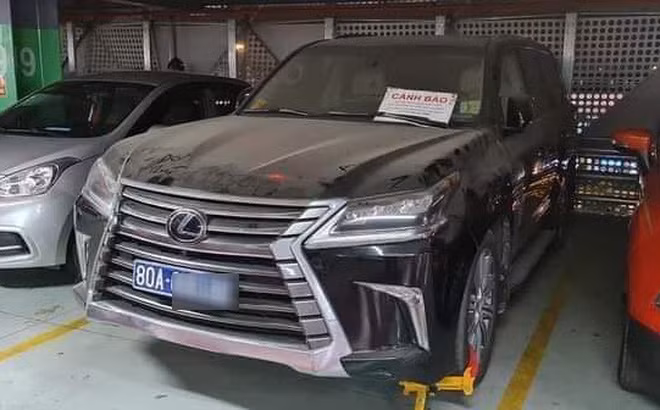 Xe bien xanh vo chu o Tan Son Nhat: Doanh nghiep so huu la ai?