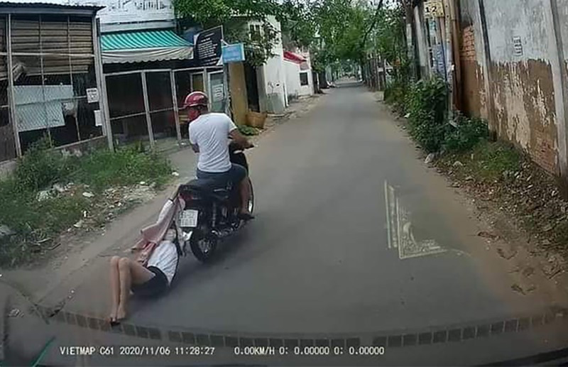 Loi khai ten cuop giat, keo le co gai hang tram met o Binh Tan-Hinh-2