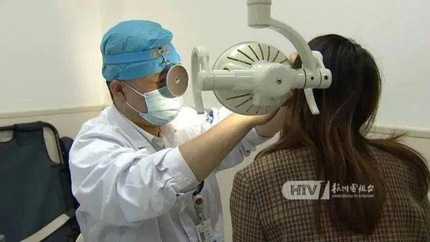 Thuc xuyen dem 3 ngay san sale, co gai mac trieu chung khong the ngo toi