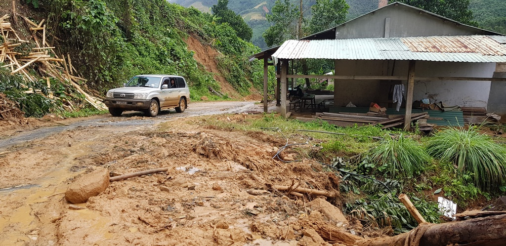 Lai sat lo Quang Nam: Khoanh vung Bac Tra My... di dan, tam dung luu thong?-Hinh-2