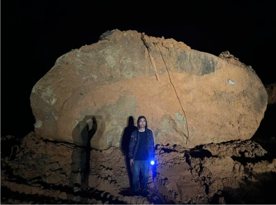 Khanh Hoa: No min khoi da khoang 300 tan chan deo Khanh Le