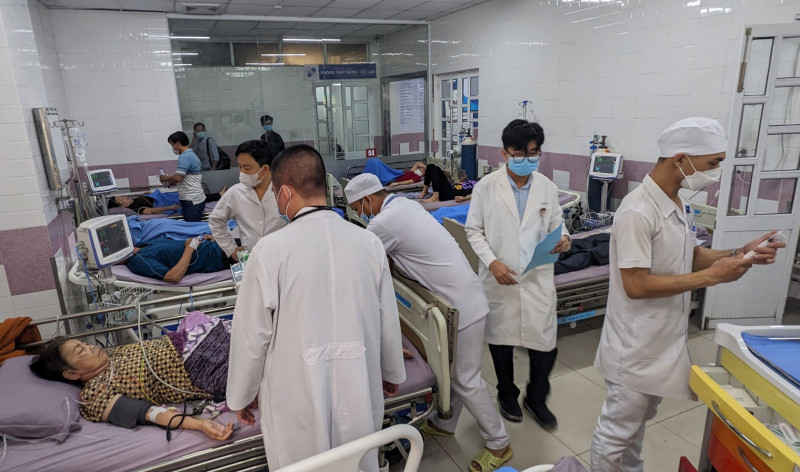 Tại Sóc Trăng: Vụ ngộ độc xảy ra hồi tháng 1/2024 ở hộ kinh doanh bánh mỳ Thu Hà, làm 150 người bị nhiễm độc và đi viện. Nguyên nhân do vi sinh vật Salmonella trong thịt nguội. (Ảnh: Công an Nhân dân)