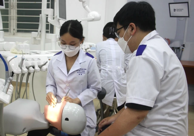 De xuat sinh vien khoi nganh y duoc mien hoc phi