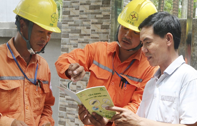 Bộ Công Thương đề xuất 2 tháng được điều chỉnh giá điện Bo Cong Thuong de xuat 2 thang duoc dieu chinh gia dien