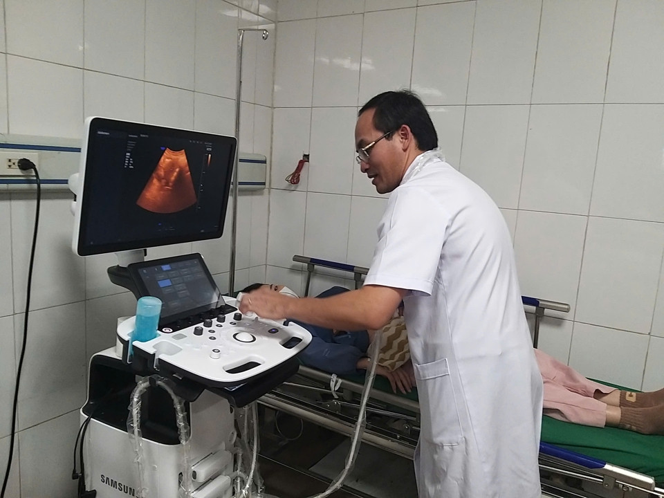 Vụ công nhân ngộ độc: Tạm đình chỉ đơn vị cung cấp suất ăn Vu cong nhan ngo doc: Tam dinh chi don vi cung cap suat an