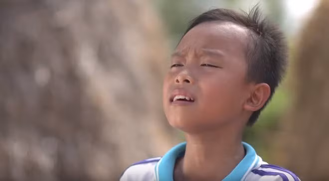 Xot xa canh ngheo cua cau be dan ca Vietnam Idol Kids-Hinh-3