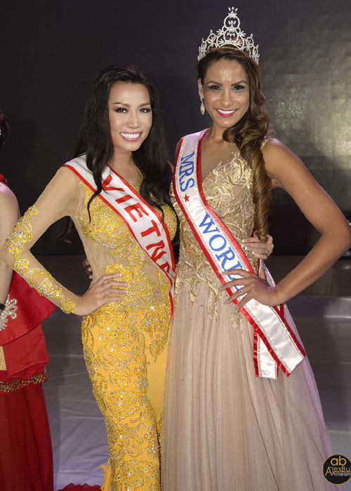 Kelly Trang Trần cũng chia sẻ, cuộc thi đã thực sự giúp chị trưởng thành hơn rất nhiều. Trong suốt kỳ thi chị đã học hỏi được nhiều những bí quyết thành công trong cuộc sống, công việc, trong việc chăm sóc gia đình và giữ gìn nhan sắc từ các quý bà khắp nơi trên thế giới. Đại diện Việt Nam luôn được khen là tươi tắn, hòa đồng và cực kỳ thân thiện.