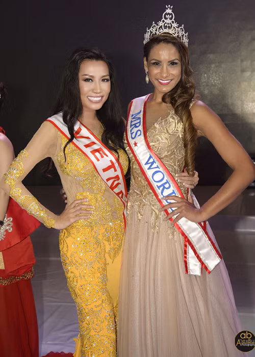 Kelly Trang Trần cũng chia sẻ, cuộc thi đã thực sự giúp chị trưởng thành hơn rất nhiều. Trong suốt kỳ thi chị đã học hỏi được nhiều những bí quyết thành công trong cuộc sống, công việc, trong việc chăm sóc gia đình và giữ gìn nhan sắc từ các quý bà khắp nơi trên thế giới. Đại diện Việt Nam luôn được khen là tươi tắn, hòa đồng và cực kỳ thân thiện.