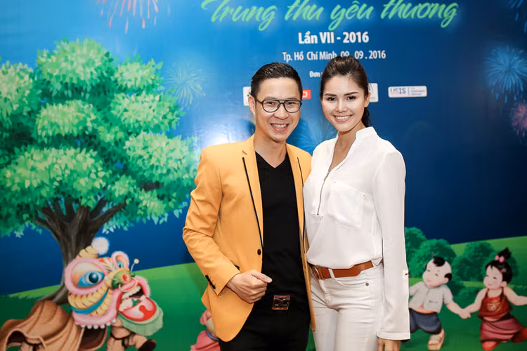 Ngoài ra, sự kiện còn quy tụ dàn sao gồm: diễn viên Thân Thúy Hà, á hậu Kim Nguyên, á khôi Lệ Quyên, ca sĩ Nguyễn Phi Hùng, nhạc sĩ Nguyễn Văn Chung, MC Anh Quân…