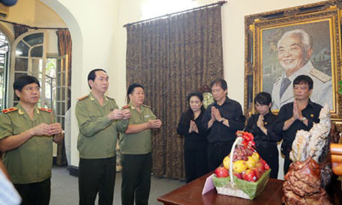 Tro ly Dai tuong Tran Dai Quang lam Giam doc CA Ha Noi