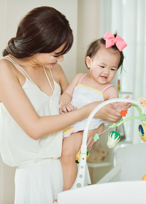 Ngay từ khi nghe bản demo, Maya đã cảm nhận nhận được những ca từ, giai điệu đẹp của bài hát và cô quyết định thực hiện music video để gửi tặng con gái cùng các khán giả đã ủng hộ cô trong suốt thời gian qua.