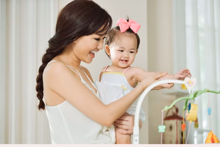 Maya mang con gai Bo Cau vao trong MV moi