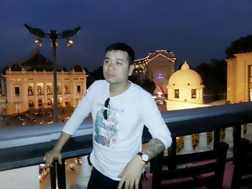 Nhưng sau đó anh lại tiếp tục dừng công việc diễn xuất để tập trung kinh doanh.