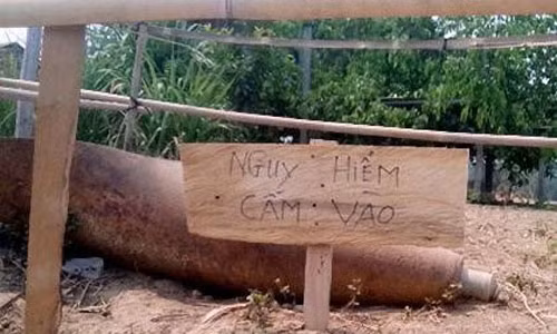 Phat hien bom con nguyen ngoi no tai khu dan cu