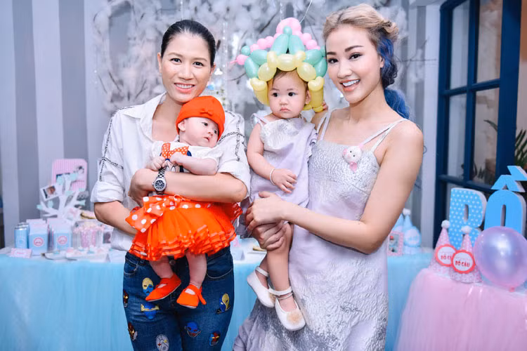 Người mẫu Trang Trần mang con gái cưng đến vui chơi, thổi nến sinh nhật cùng với con gái Maya.