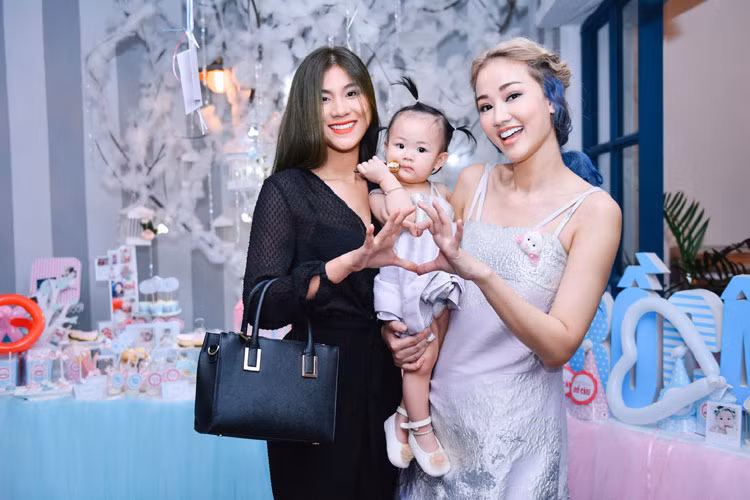 Maya cho biết, thời gian sinh bé Bồ Câu cô gặp rất nhiều khó khăn, vất vả, tuy nhiên, mọi thứ đã qua đi và hiện tại con gái chính là động lực lớn nhất trong cuộc sống của cô.