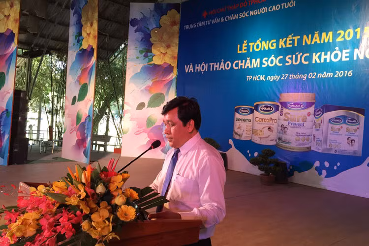 Ông Phan Nguyễn Minh Nhựt – Giám Đốc Kinh doanh khu vực TP.HCM, Vinamilk chia sẻ với người tiêu dùng TP.HCM những thông tin về công ty.